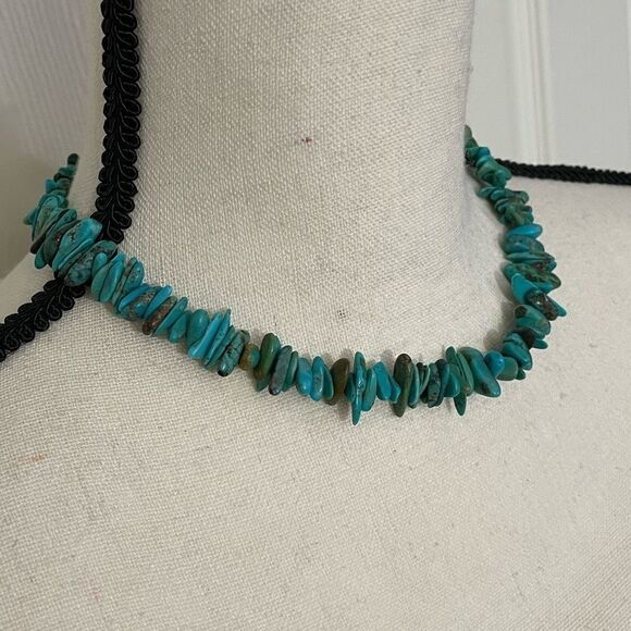 Turquoise Necklace~  Strand of Beautiful Vivid Slab & Tumbled Nugget Beads - Picture 5 of 9
